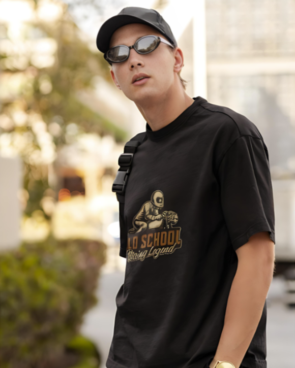 Old School Racing Legend - Oversized Tee - Black